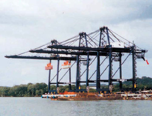 Portainer super post-panamax - Hyundai Samho Crane Division