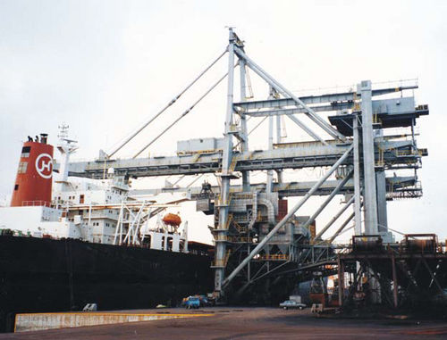 Scaricatore di navi con benna - Hyundai Samho Crane Division - tipo portale