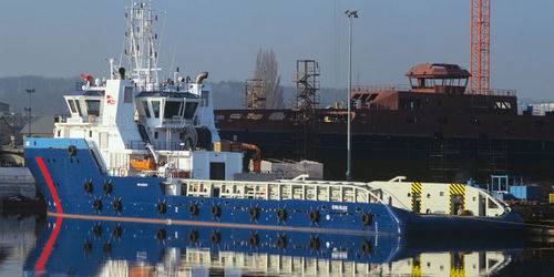 Nave speciale anchor handling tug AHT - B844/9-10 - Remontowa