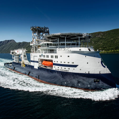 Nave di supporto offshore per costruzione - Island Performer - ULSTEIN