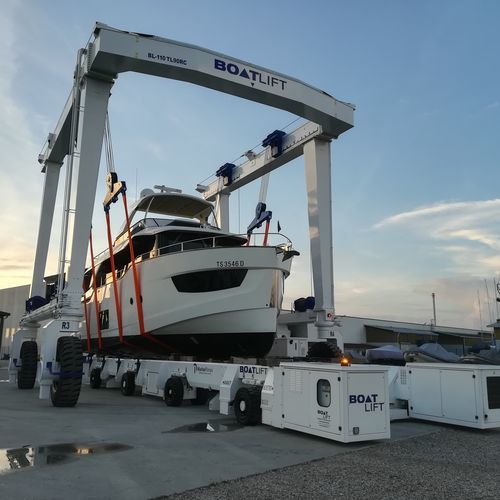 Travel lift controllato a distanza - BL110TL-90°RC - BOAT LIFT - quattro ruote motrici / a ruote indipendenti / per carichi pesanti