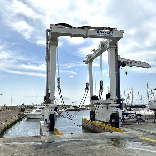 Travel lift controllato a distanza - BL25TL-90°RC - BOAT LIFT - a ruote indipendenti / per carichi pesanti / di sollevamento
