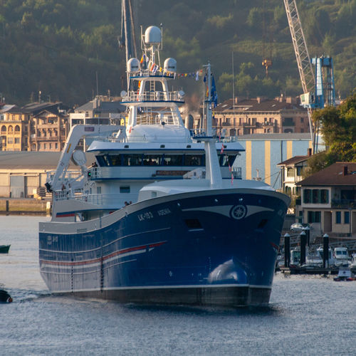 Nave speciale peschereccio a strascico - ADENIA  - Astilleros Zamakona - di trasporto per pesci vivi