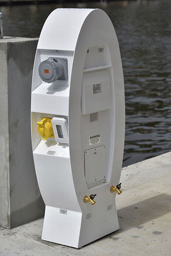 Colonnina con illuminazione incorporata - Ikatere - Accmar Equipment Company - di distribuzione elettrica / di distribuzione di acqua / per pontile
