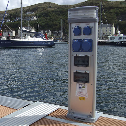 Colonnina con illuminazione incorporata - STERLING - Marina & Holiday Park Solutions Ltd - RMCS - di distribuzione elettrica / per pontile / LED