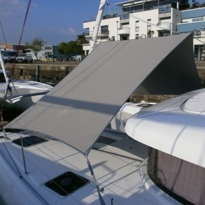 Cagnaro parasole per catamarano - Lagoon 42 - TTOP Nautic - in acrilico / grigio / rosso