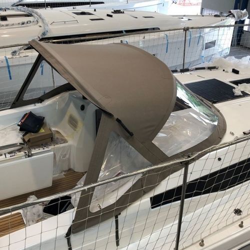 Capote di tuga per barca a vela - Sun Odyssey 380 - Distribution Version - TTOP Nautic - per cabina di pilotaggio / con struttura in alluminio / con struttura in acciaio inossidabile
