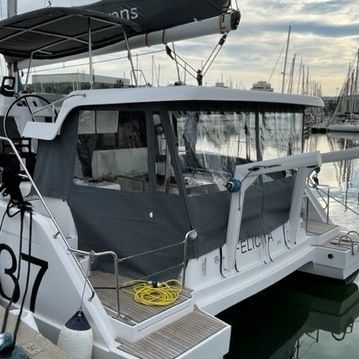Chiusura da pozzetto per imbarcazione a motore - Aventura 37 - TTOP Nautic - per barche a vela / per catamarano / per Aventura Catamarans