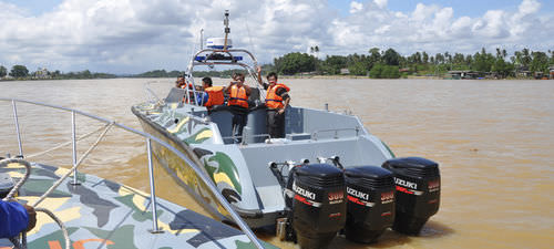 Barca professionale patrol boat - MSET Interceptor - LOMOcean Design - entrobordo