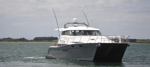 Cabinato catamarano - Solitaire - LOMOcean Design - entrobordo / da pesca sportiva