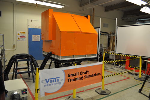 Simulatore di addestramento - SurvivalQuest - Lifeboat Training - Virtual Marine Technology Inc. - per battello di emergenza