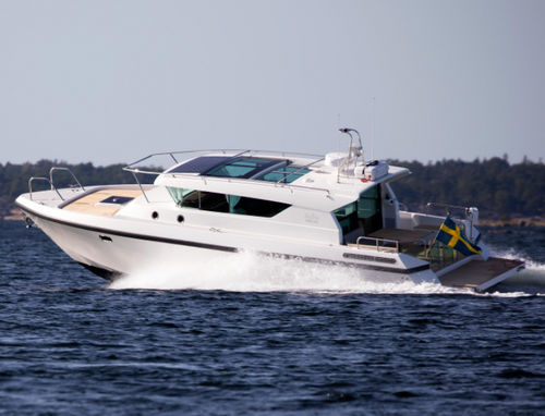 Cabinato entrobordo - 400 sw - Delta POwerboats - bimotore / hard-top / con 3 cabine