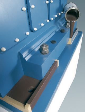 Resina epossidica - Epocast - SKF Solution Factory - Marine Services - per livellamento di installazione