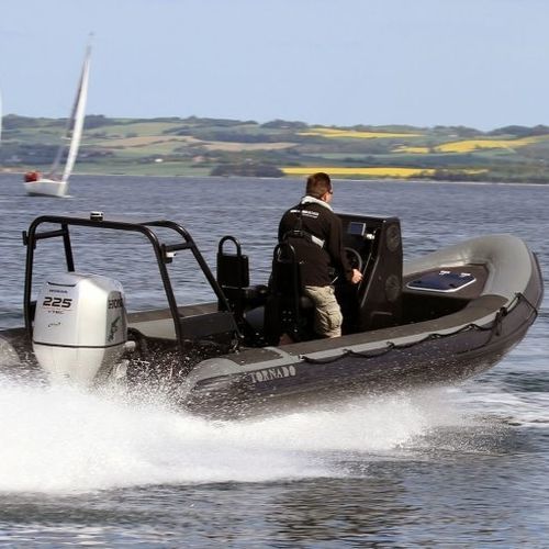 Gommone fuoribordo - 6.8M - Tornado Boats - RIB / con console centrale / open