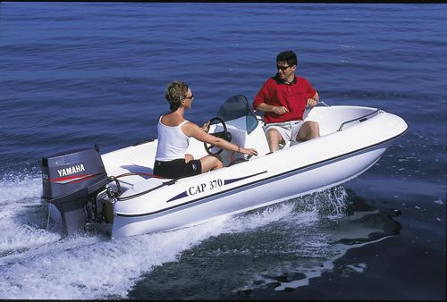 Barca open fuoribordo - CAP 370 SEA - RIGIFLEX SAS - con console laterale / da pesca sportiva / max. 5 persone