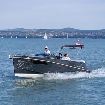 Barca open entrobordo - E-spirit 730 - Stickl Kft - elettrica / con console laterale / max. 9 persone