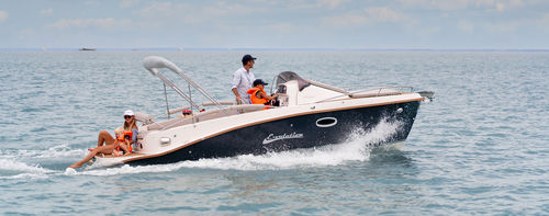 Barca open entrobordo - E-volution 660 - Stickl Kft - elettrica / con console laterale / sportiva