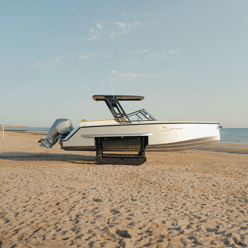 Runabout fuoribordo - Iguana Yachts - bimotore / con scafo planante / con dual console