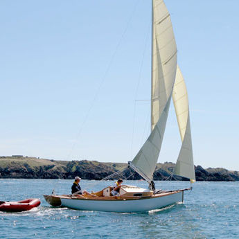 Barca a vela da crociera - Bolann & Nola Darling - CHANTIER DES ILEAUX - tradizionale / in legno / a chiglia retrattile