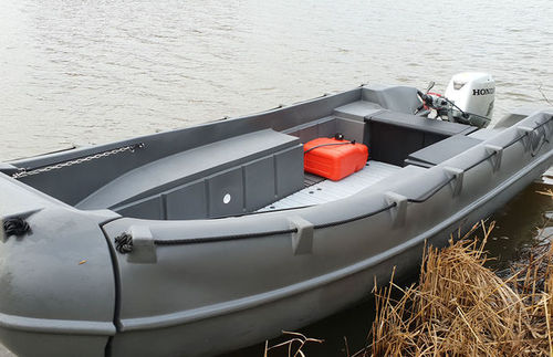 Lancia fuoribordo - 455 - WHALY BOATS  - open / con console laterale / da turismo