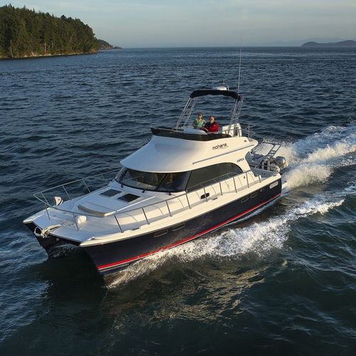 Cabinato catamarano - C120  - Aspen Power Catamarans - fuoribordo / bimotore / con fly