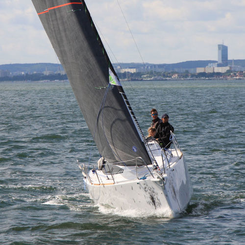Barca a vela da crociera - Maxus Evo 24 - Northman Krysztof Stepniak  - con 2 cabine / con 8 cuccette / a chiglia retrattile