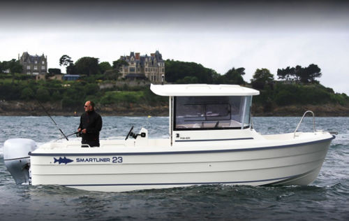 Barca da pesca e diporto fuoribordo - Fisher 23 - SMARTLINER - con cabina di pilotaggio / da pesca e diporto / in fibra di vetro
