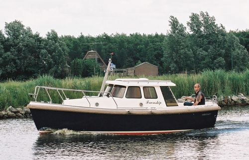 Cabin-cruiser entrobordo - 660M - HABER YACHTS Sp. z o.o.  - diesel / dislocante / hard-top