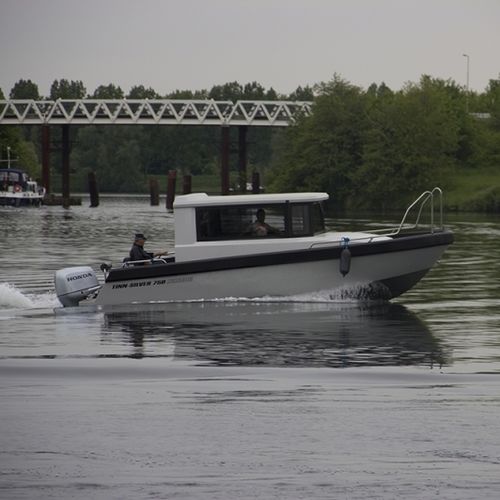 Barca open multiscafo - 750 Cabin - Tinn-Silver aluminium boats - fuoribordo / entrobordo / con cockpit chiuso