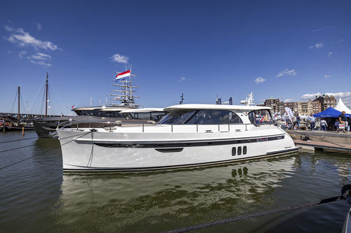 Cabinato entrobordo - 50S LONG RANGE - Steeler Yachts - diesel / hard-top / da crociera