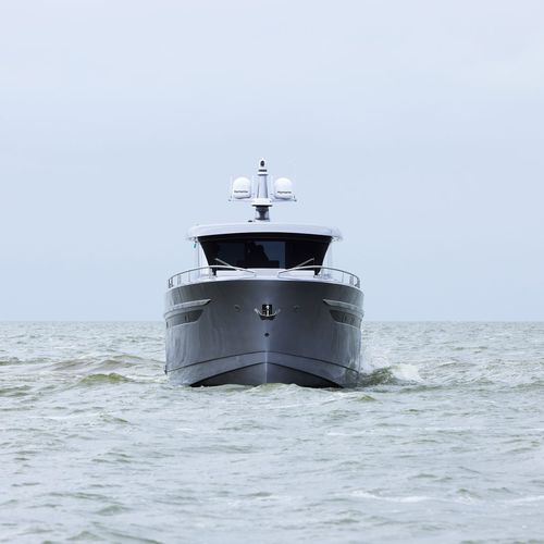 Motor-yacht da crociera - UNIQUE - Steeler Yachts - con cabina di pilotaggio / IPS / con 2 cabine