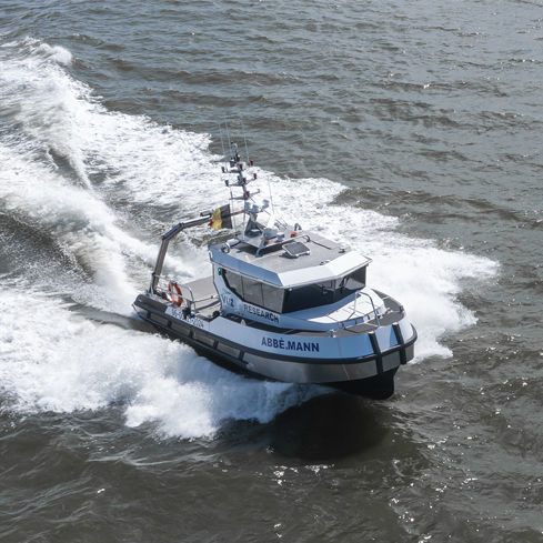 Barca professionale barca di ricerca e studio - PORTER 110 - STORMER MARINE - entrobordo / in alluminio