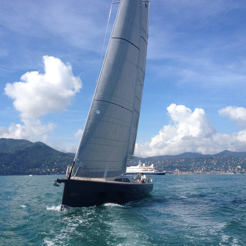 Barca a vela da regata e crociera - A44 - Advanced Yachts - con 2 cabine / con bompresso / con albero in carbonio