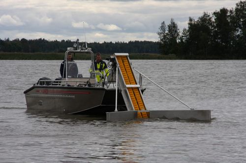 Skimmer per idrocarburi a V - LBC - LAMOR - con braccio spazzola / per nave