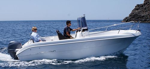 Barca open fuoribordo - QX550 - Marine Times Newspaper - con console centrale / da turismo / per la pesca