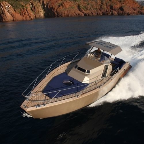 Cabinato entrobordo - Squalt 33 - SQUALTEC - open / con console centrale / con cabina