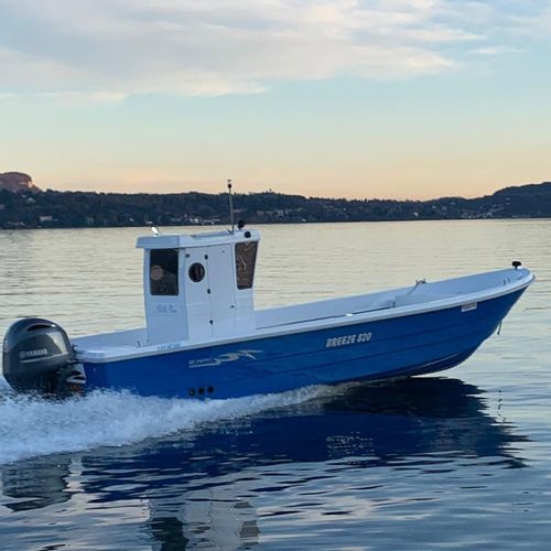Barca open fuoribordo - BREEZE 820 - SOCIETA' CONERO sas - bimotore / con cabina di pilotaggio / in fibra di vetro
