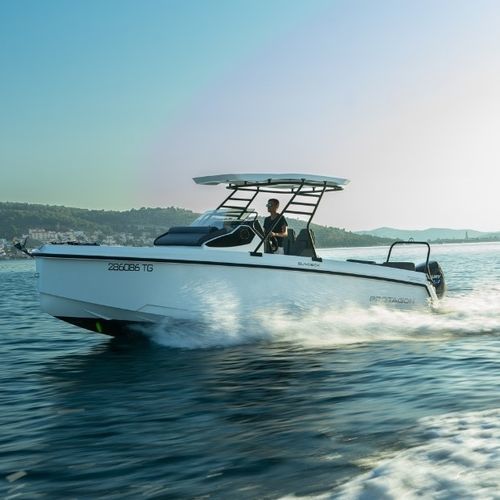 Barca open fuoribordo - 25  - Protagon Yachts - con console centrale / da immersione / con prendisole