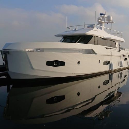 Motor-yacht da crociera - GN60 - Naval Yachts - trawler / con fly / elettrico