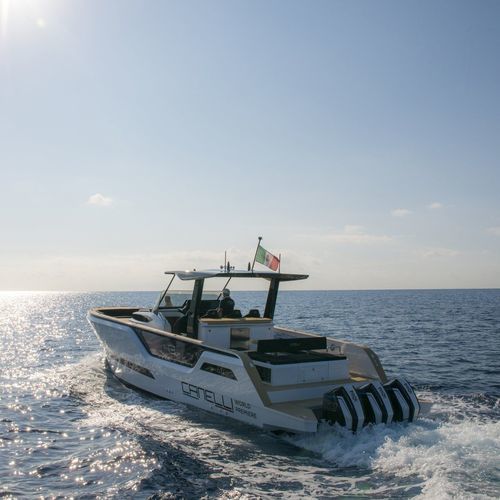 Cabinato fuoribordo - 43 - Canelli Yachts s.r.l. - trimotore / open / IPS