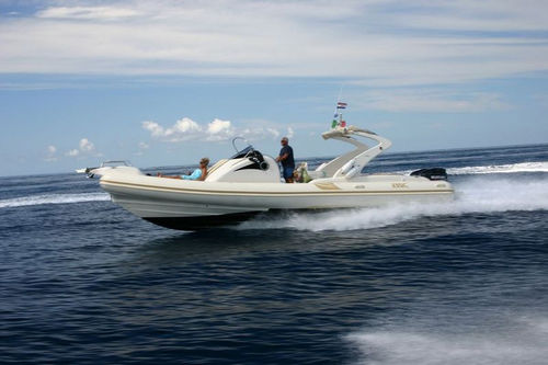 Gommone fuoribordo - Piranha 10m - Piranha Ribs Ltd - bimotore / semirigido / con console centrale