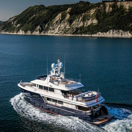 Super-yacht da crociera - BABBO - Cantiere Delle Marche - raised pilothouse / con 5 cabine
