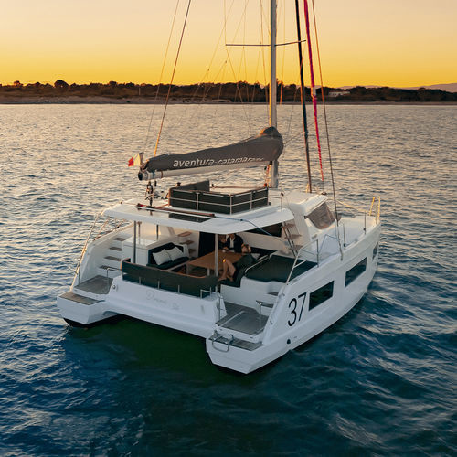 Catamarano - 37 - AVENTURA YACHTS - da crociera / con 3 cabine / con 4 cabine