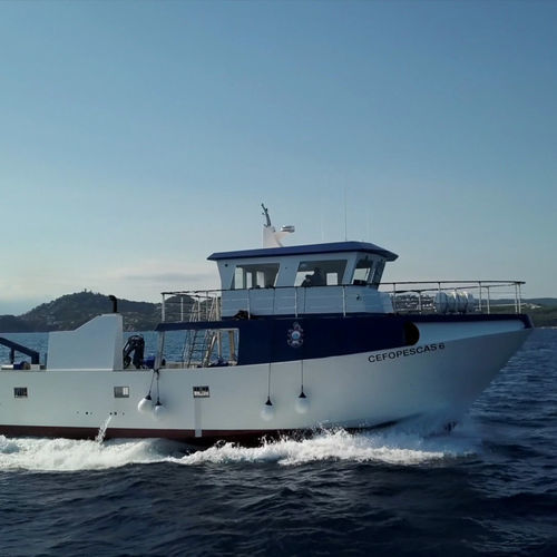 Nave da pesca peschereccio a strascico - 3000 - 2500 SFV - ARESA SHIPYARD - didattica / GRP