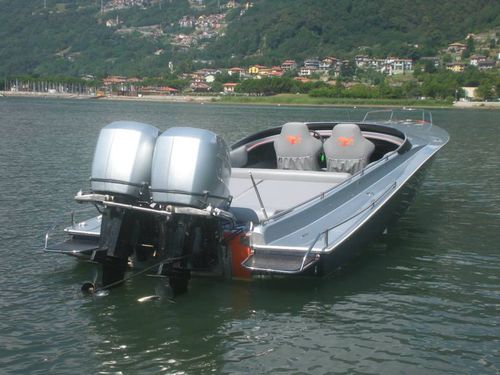 Runabout fuoribordo - 32 Race - Albatro International Srl - bimotore / sportivo
