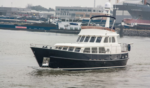 Motor-yacht da crociera - 1760  - De Alm  - per navigazione fluviale / con fly