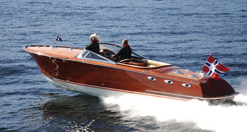 Runabout tradizionale - 28 - Dolvik  - entrobordo / con dual console / open