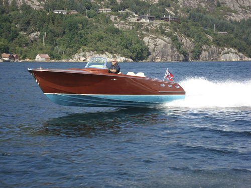 Runabout tradizionale - 26R - Dolvik  - entrofuoribordo / diesel / bimotore