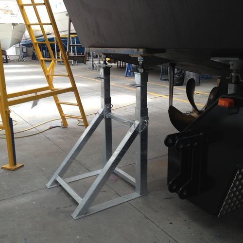 Invaso per barca a motore - CV2T ton. 10+10 h.18/30 - Naval Tecno Sud - regolabile / fisso