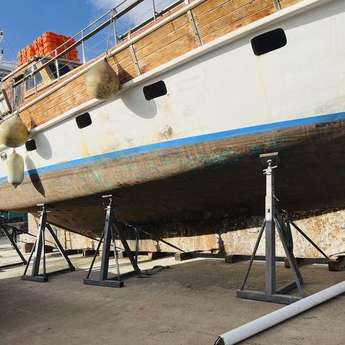 Invaso per barca a motore - CIF Ton.20 o Ton.30 o Ton.50 h 10/15 - Naval Tecno Sud - per barca a vela / a inclinazione fissa